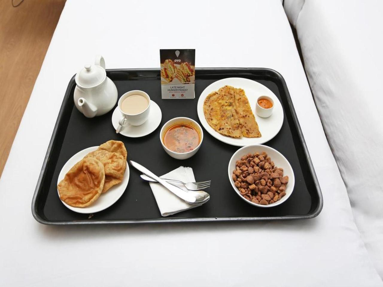 Hotel Ambica Daman Bagian luar foto