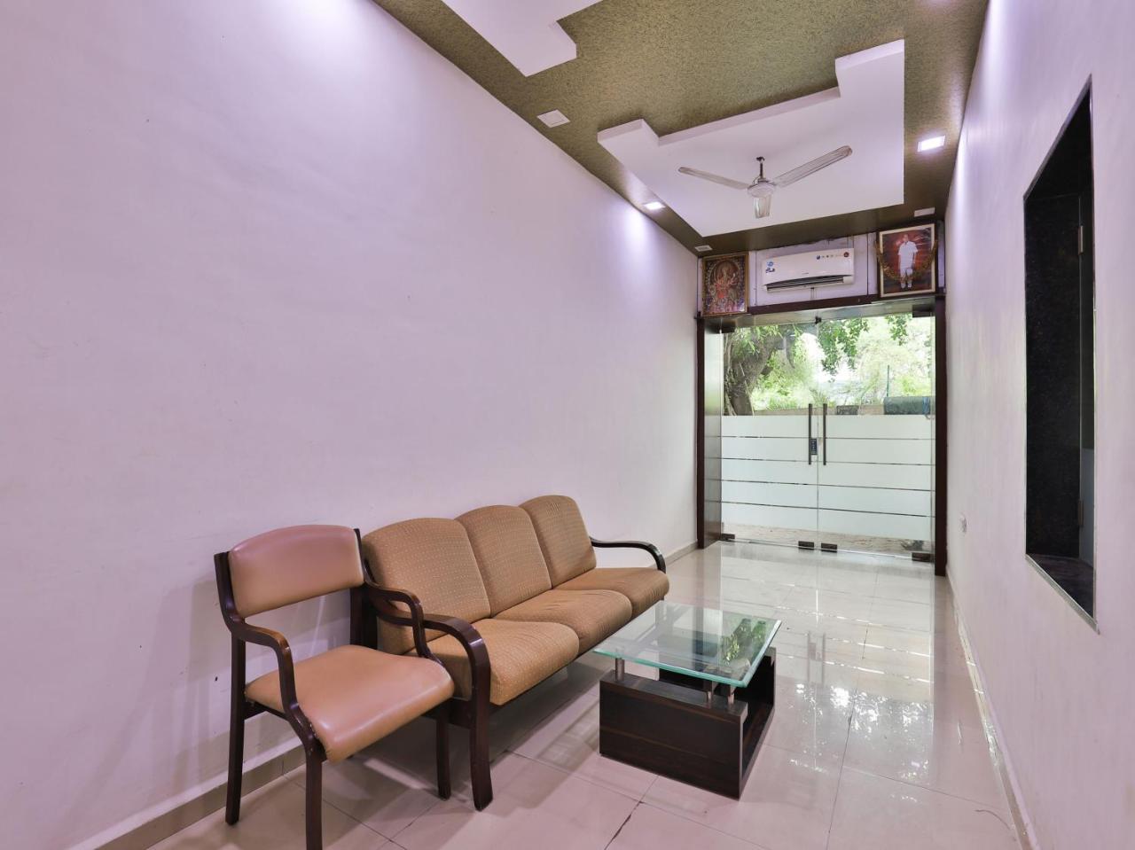 Hotel Ambica Daman Bagian luar foto