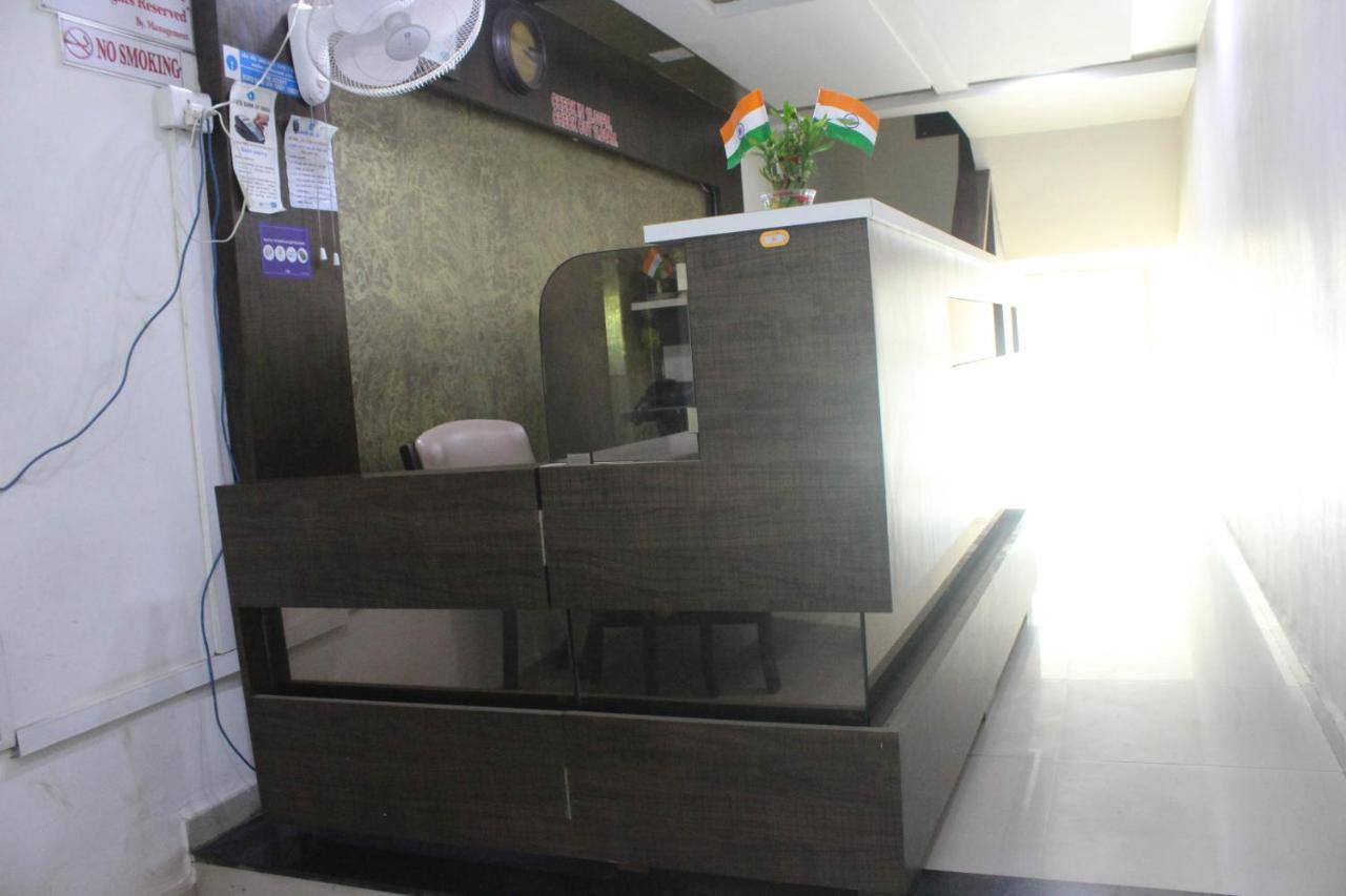 Hotel Ambica Daman Bagian luar foto