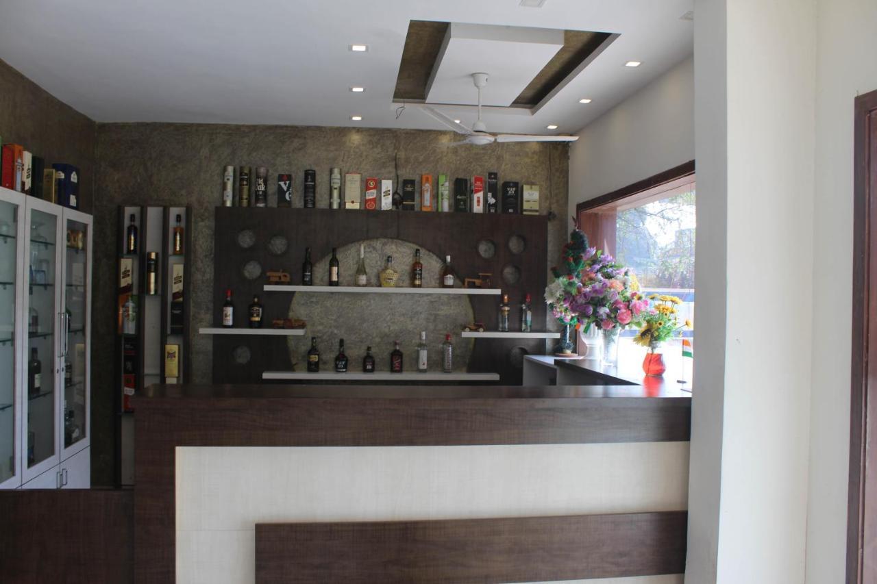 Hotel Ambica Daman Bagian luar foto